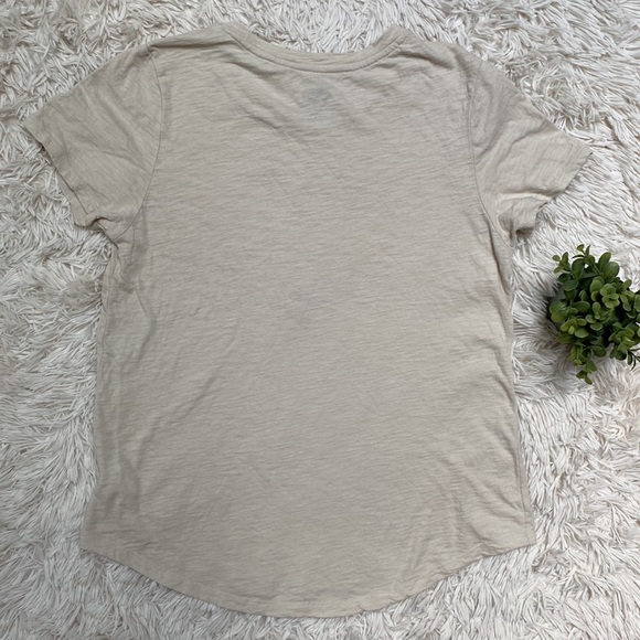 Old Navy Fall Heart Graphic Tee ๐ Oatmeal - Picture 10 of 12